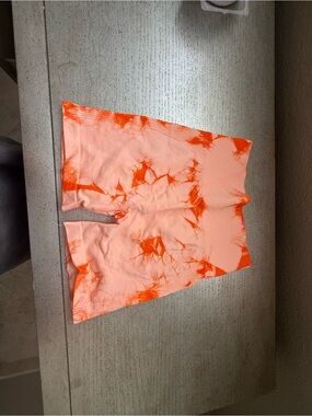Tie-Dye High-Waist Bike Shorts - Neon Orange & Peach